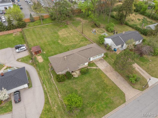 107 Lock Drive, Ballwin, MO 63011