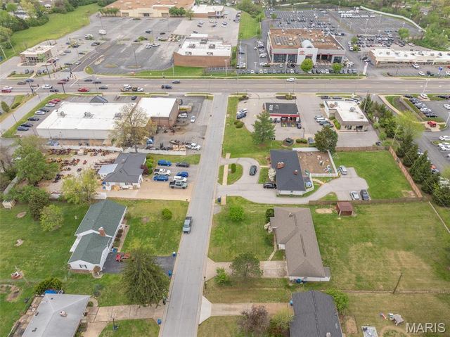 107 Lock Drive, Ballwin, MO 63011