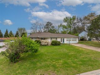 107 Lock Drive, Ballwin, MO 63011