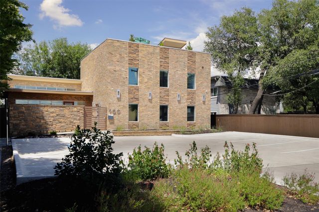 900 W North Loop BLVD, Austin, TX 78756