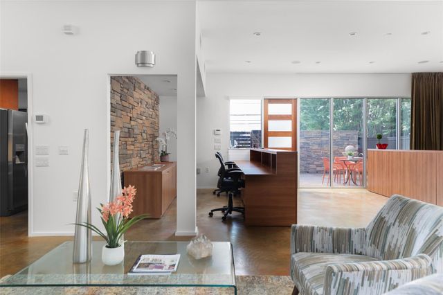 900 W North Loop BLVD, Austin, TX 78756