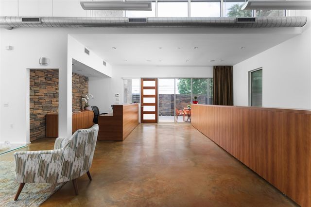 900 W North Loop BLVD, Austin, TX 78756