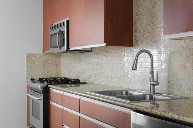 900 W North Loop BLVD, Austin, TX 78756