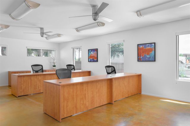 900 W North Loop BLVD, Austin, TX 78756