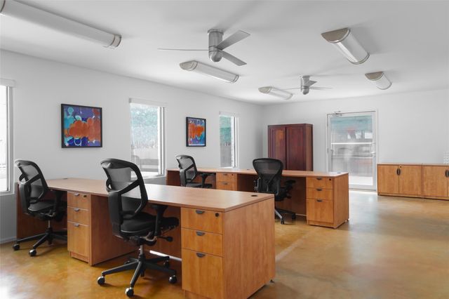 900 W North Loop BLVD, Austin, TX 78756