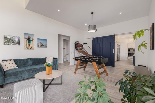 15057 S 6TH Place, Phoenix, AZ 85048