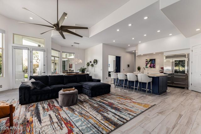 15057 S 6TH Place, Phoenix, AZ 85048