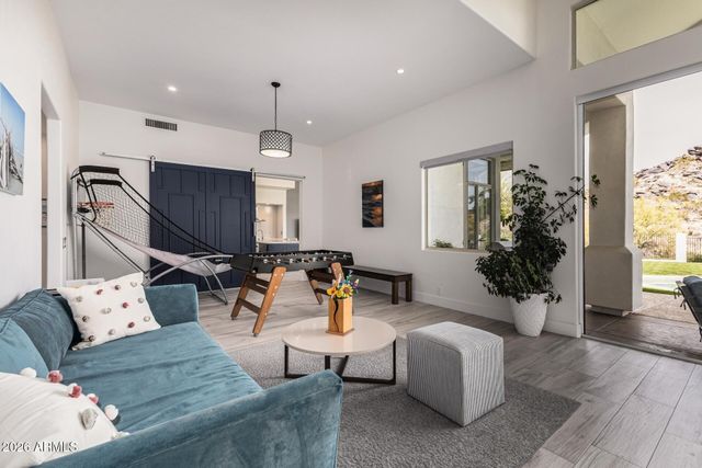 15057 S 6TH Place, Phoenix, AZ 85048