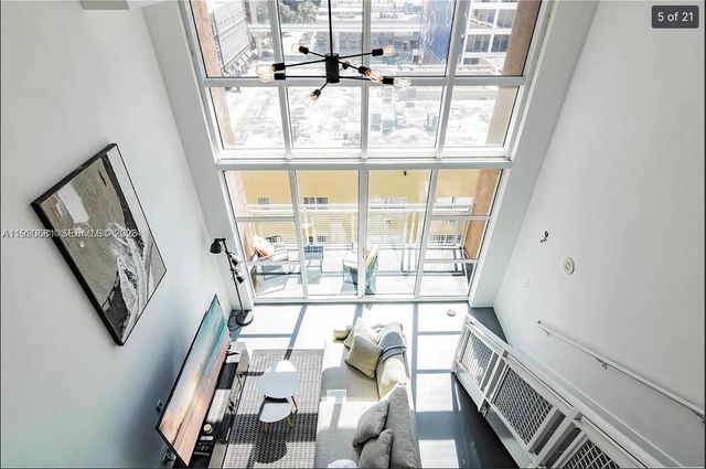 253 NE 2nd St 617, Miami, FL 33132