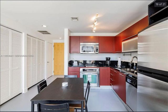 253 NE 2nd St 617, Miami, FL 33132