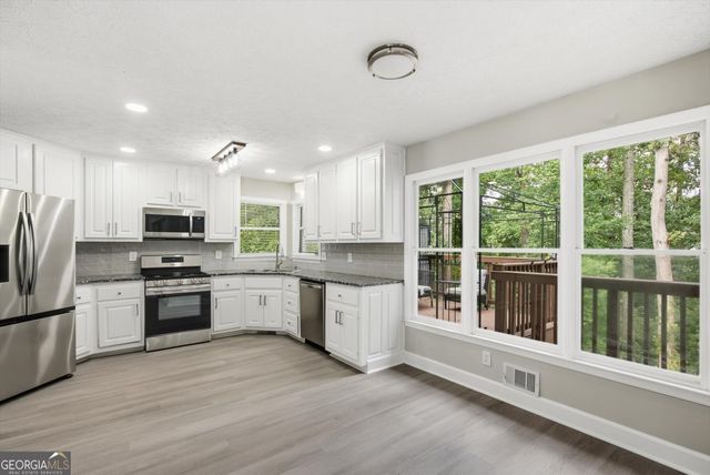 2970 Waverly Place Drive, Dacula, GA 30019