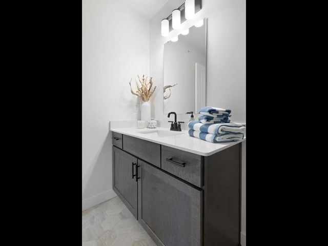 13621 Hollybrook Drive, Apple Valley, MN 55124