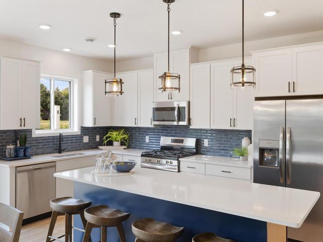 13621 Hollybrook Drive, Apple Valley, MN 55124