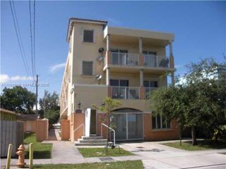 1453 SW 3 ST 206, Miami, FL 33135