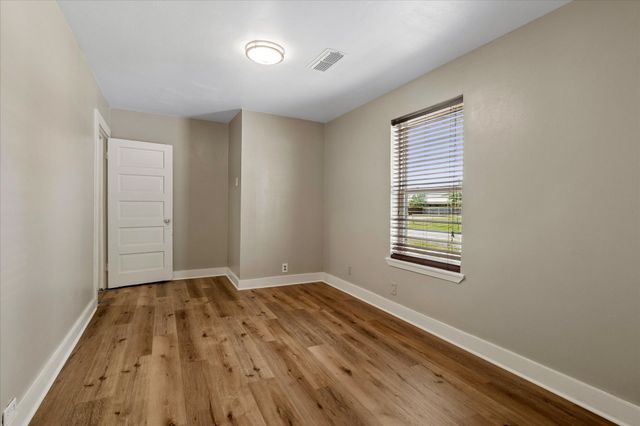 102 N 3rd Street, Sanger, TX 76266