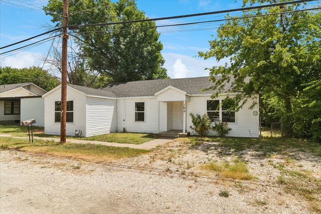 102 N 3rd Street, Sanger, TX 76266