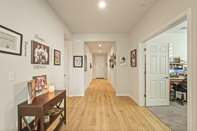 612 Chagall Ln, Stockton, CA 95209