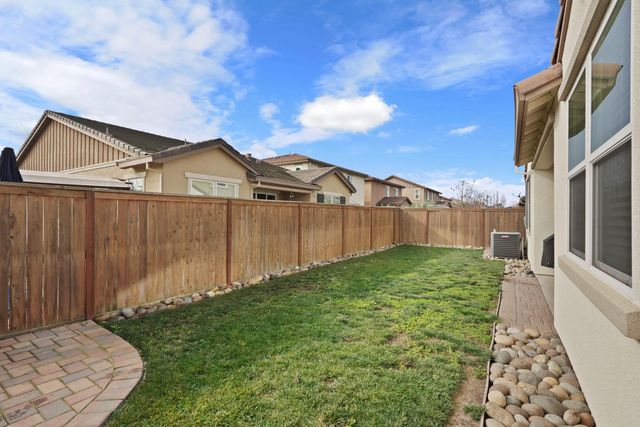 612 Chagall Ln, Stockton, CA 95209