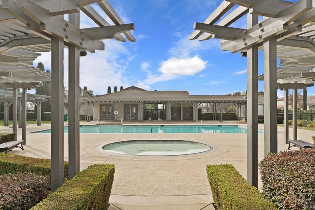 612 Chagall Ln, Stockton, CA 95209