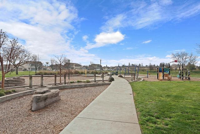 612 Chagall Ln, Stockton, CA 95209