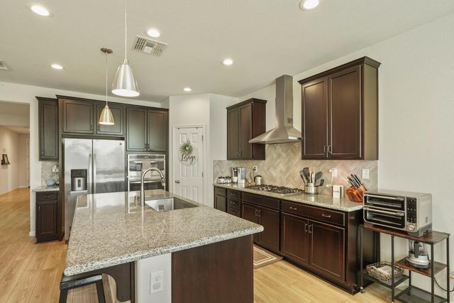 612 Chagall Ln, Stockton, CA 95209