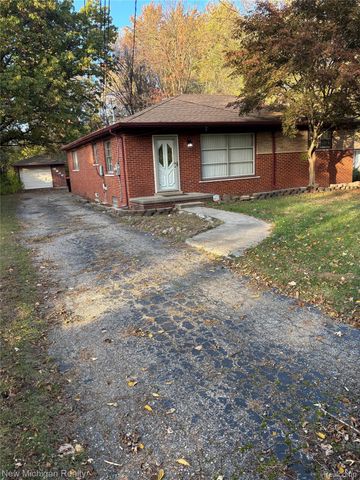 21550 Duns Scotus Street, Southfield, MI 48075