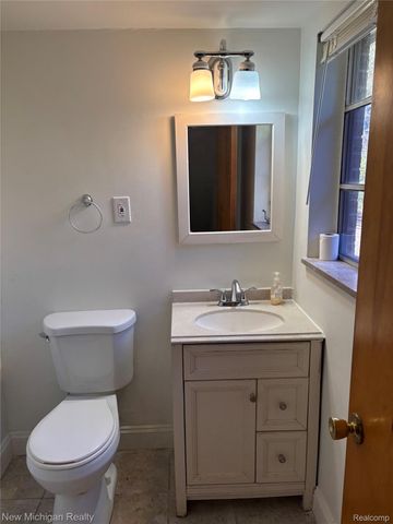 21550 Duns Scotus Street, Southfield, MI 48075