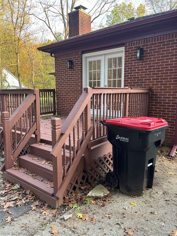 21550 Duns Scotus Street, Southfield, MI 48075