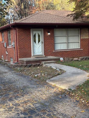 21550 Duns Scotus Street, Southfield, MI 48075