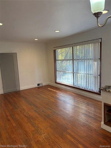 21550 Duns Scotus Street, Southfield, MI 48075