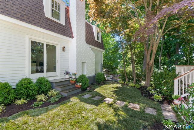 7 Raymond Heights, Darien, CT 06820