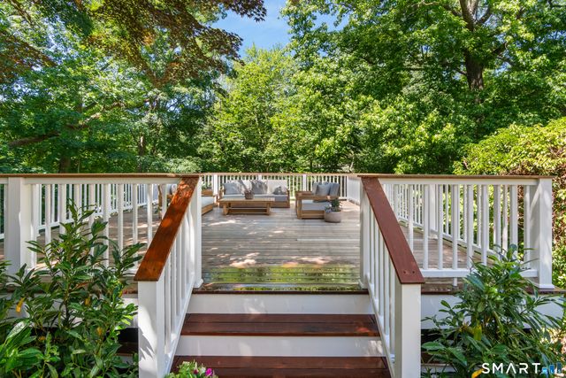 7 Raymond Heights, Darien, CT 06820