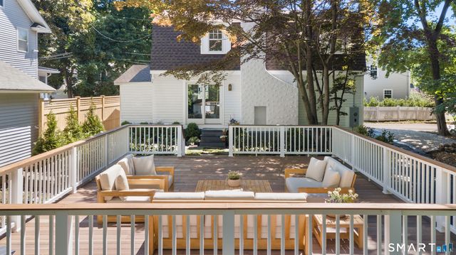 7 Raymond Heights, Darien, CT 06820