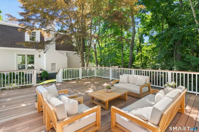 7 Raymond Heights, Darien, CT 06820