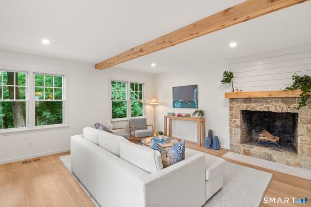 7 Raymond Heights, Darien, CT 06820