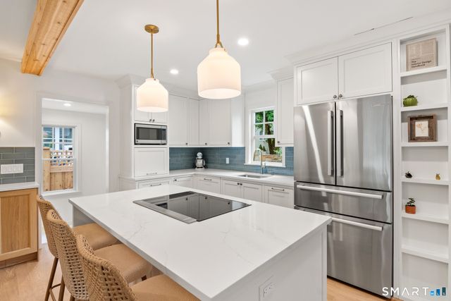 7 Raymond Heights, Darien, CT 06820