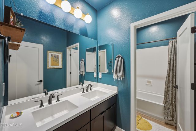 3884 W GARDEN GROVE Drive, San Tan Valley, AZ 85144