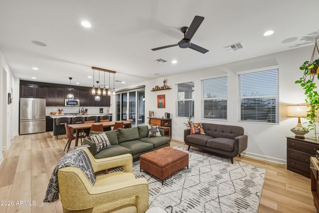 3884 W GARDEN GROVE Drive, San Tan Valley, AZ 85144