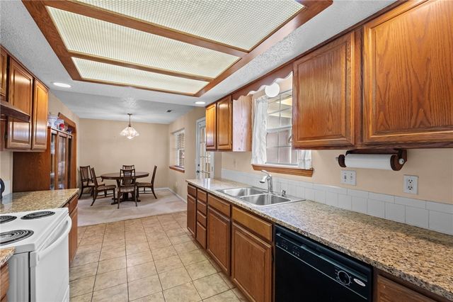 1809 S 14th Street, Rogers, AR 72758