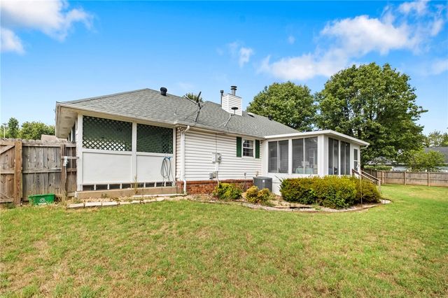 1809 S 14th Street, Rogers, AR 72758