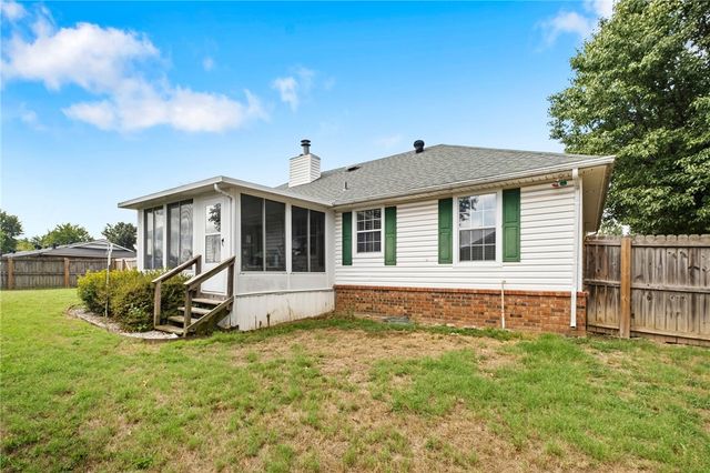 1809 S 14th Street, Rogers, AR 72758