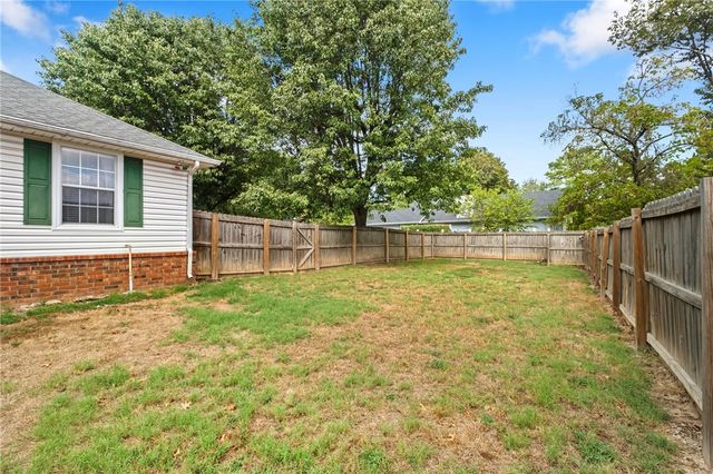 1809 S 14th Street, Rogers, AR 72758