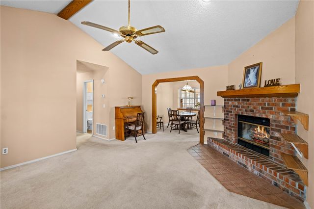 1809 S 14th Street, Rogers, AR 72758