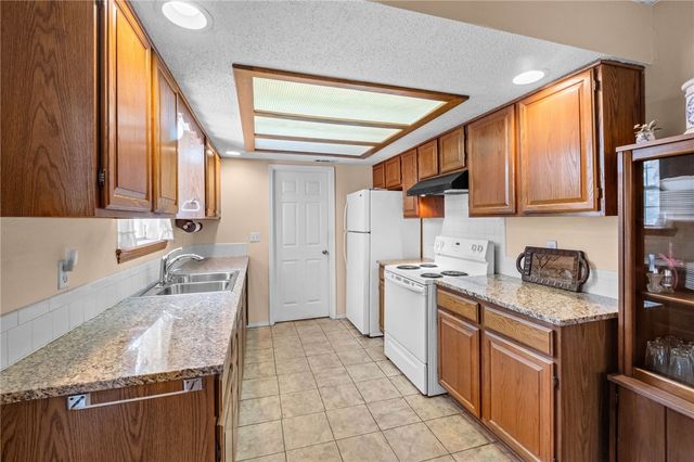 1809 S 14th Street, Rogers, AR 72758