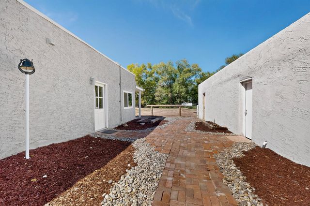 2806 Highway 47, Los Lunas, NM 87031