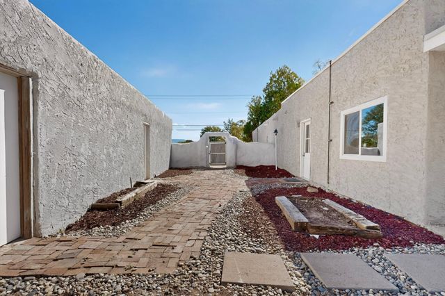2806 Highway 47, Los Lunas, NM 87031