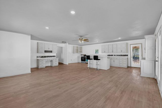 2806 Highway 47, Los Lunas, NM 87031