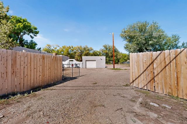 2806 Highway 47, Los Lunas, NM 87031