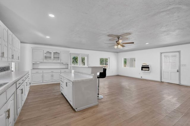 2806 Highway 47, Los Lunas, NM 87031