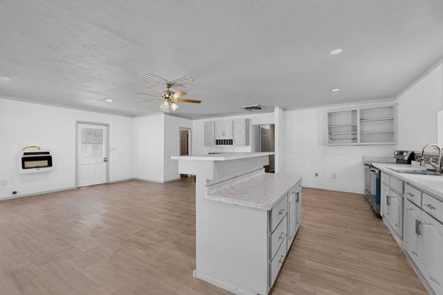 2806 Highway 47, Los Lunas, NM 87031